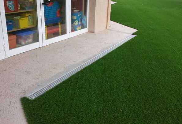 cesped artificial colegio